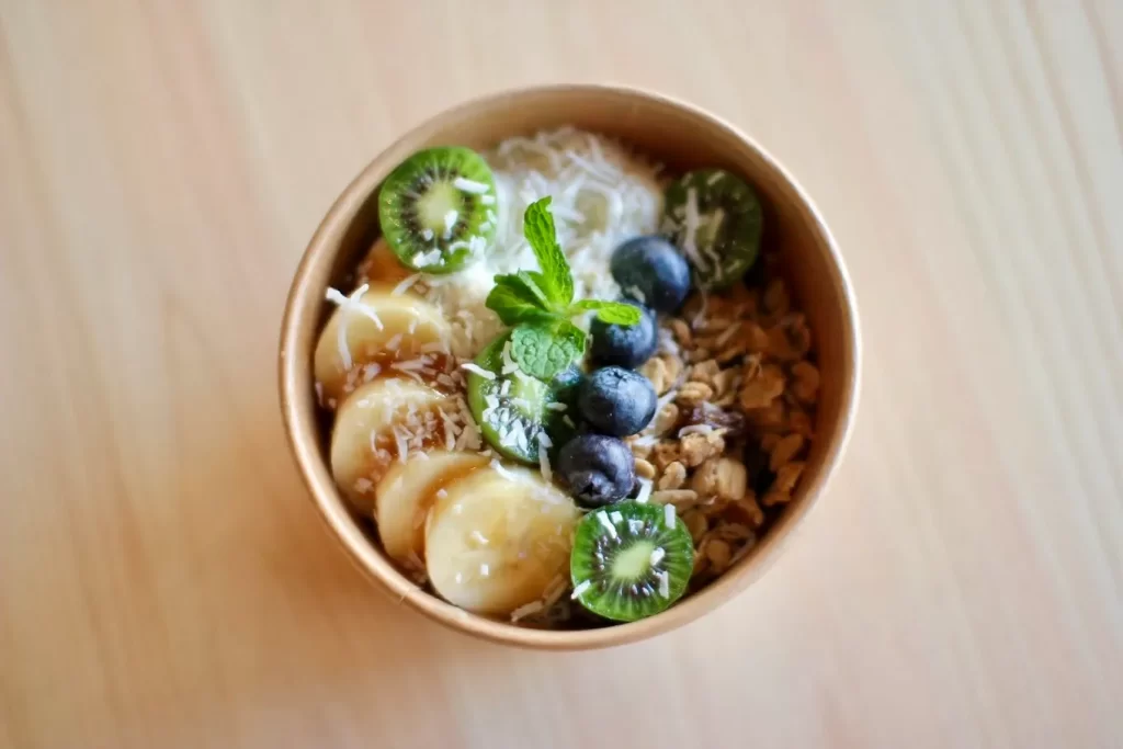 Plant-based cafe NICEアサイーボウル
