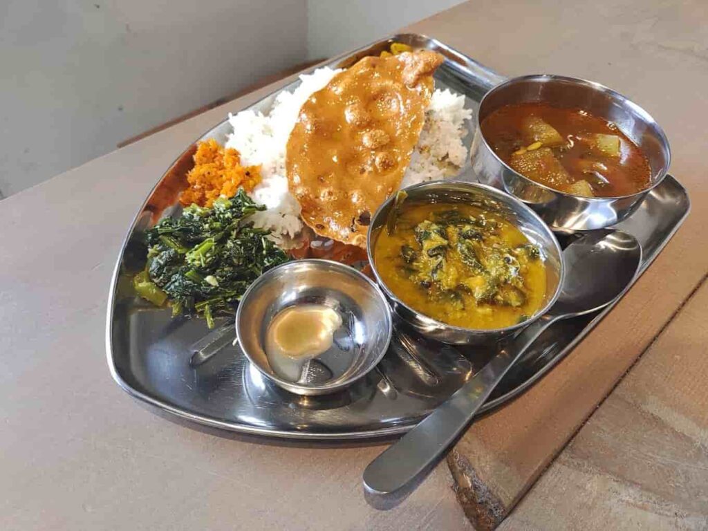 ハリダーサ食堂のカレー