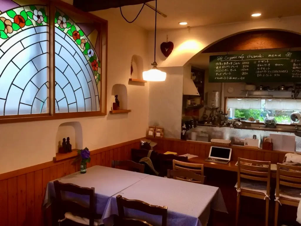 Organic cafe 知恵の木の内装