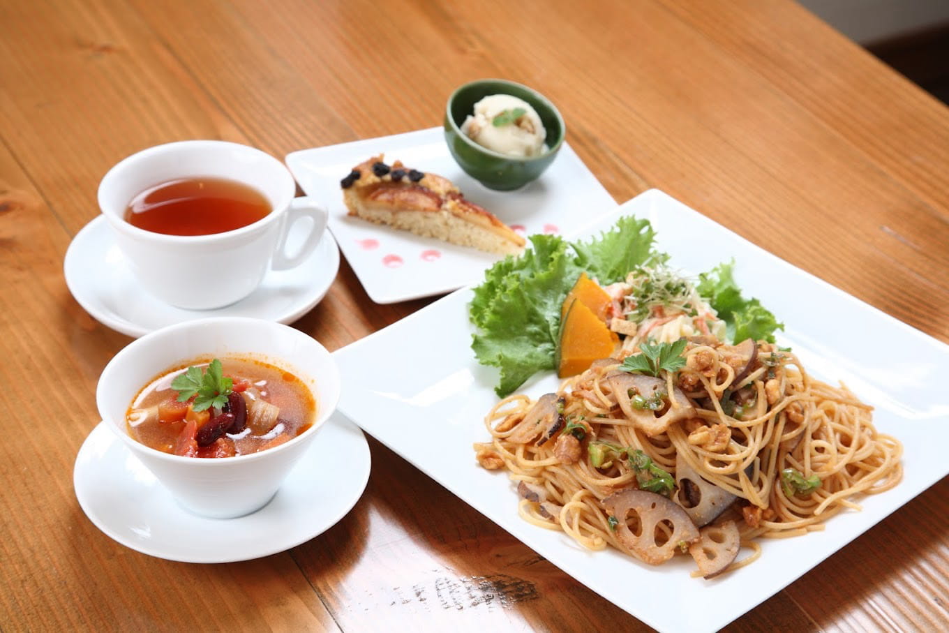 VEGECAFE LOTUS（ベジカフェロータス）