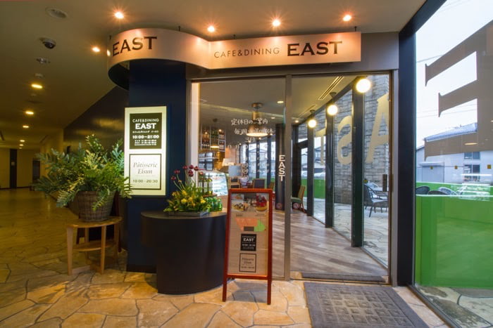 CAFE&DINING EAST (カフェ&ダイニングイースト)の外観