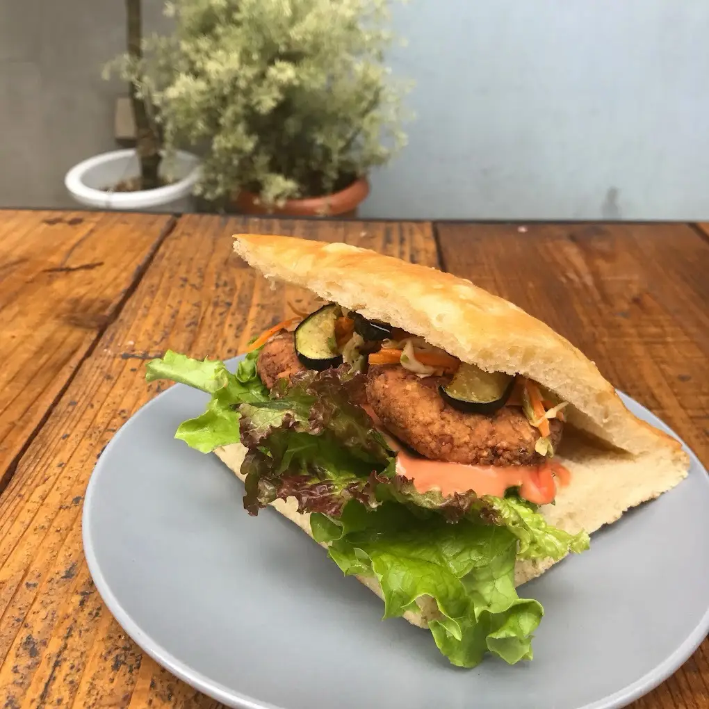 アラスカ ツヴァイのサイドイッチ