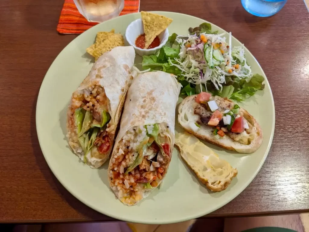 La quinua （ラ・キヌア）のブリトー