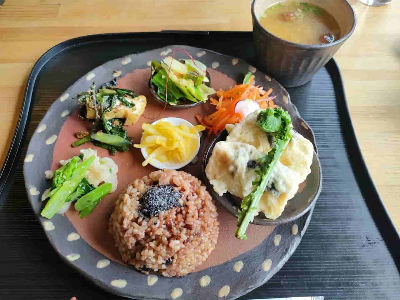 自然ごはんのお店 おおきな木