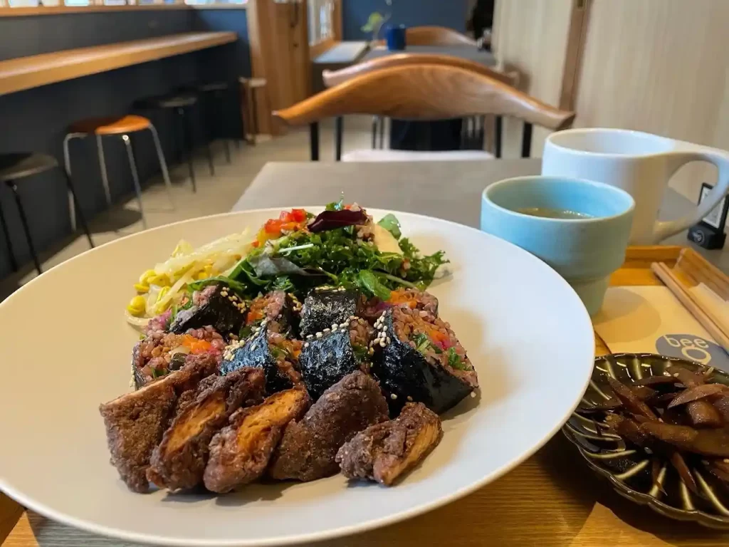 Bee9 vegan cafe & studio