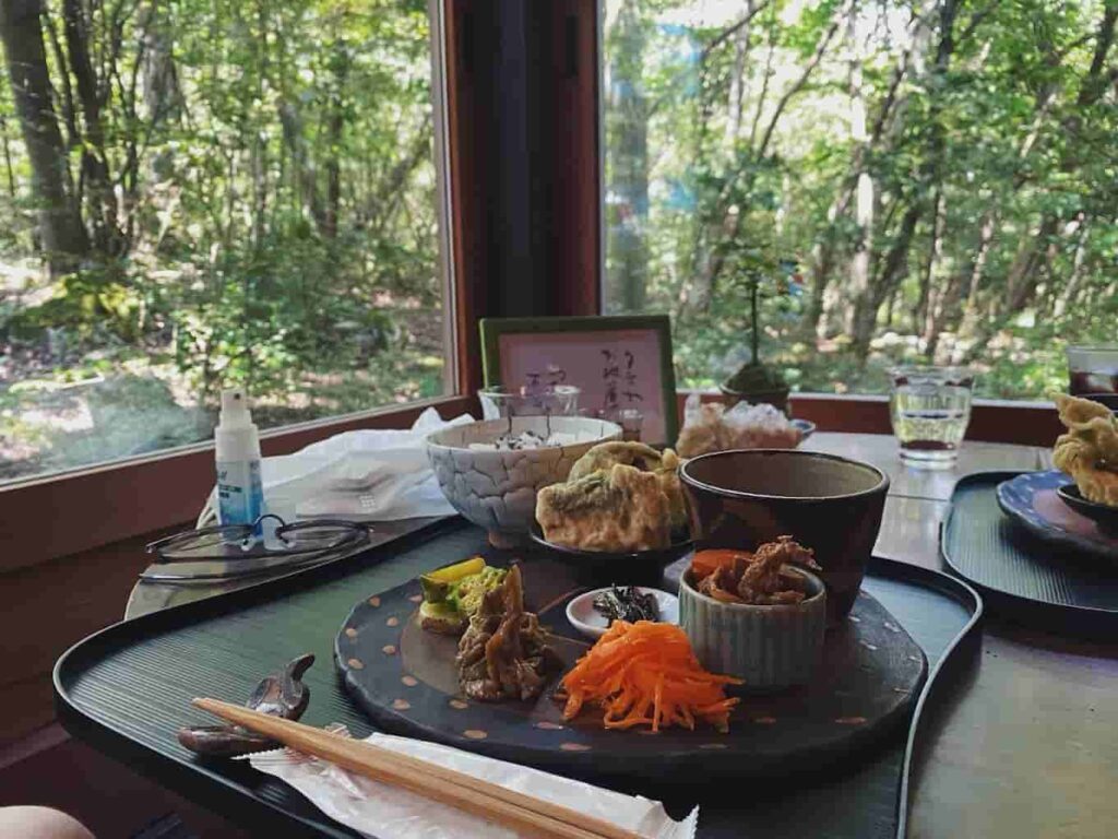 自然ごはんのお店 おおきな木