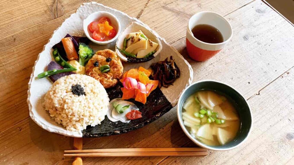 豆こ食堂とおやつ やむなし