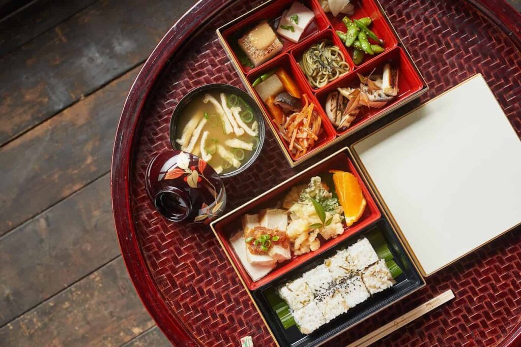 古民家なかむらのお重